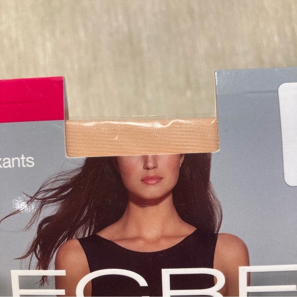 SECRET Sz C/D Silky Thigh High Sheer Nude Stockings - Picture 7 of 7